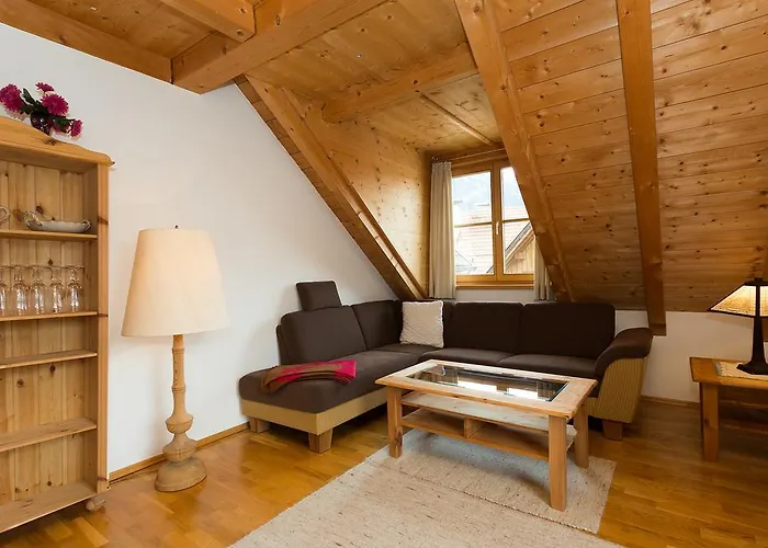 Pensionat Zum Kirchenbauer 4*