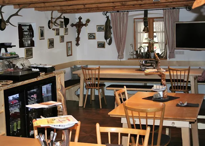 Pensionat Zum Kirchenbauer 4*