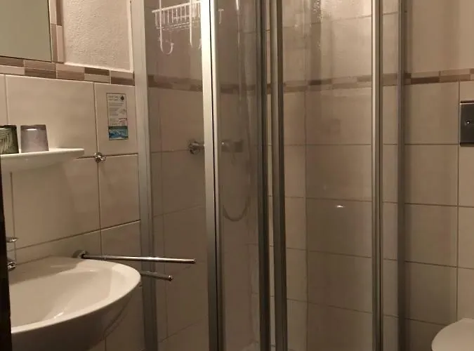 Pensionat Zum Kirchenbauer 4*